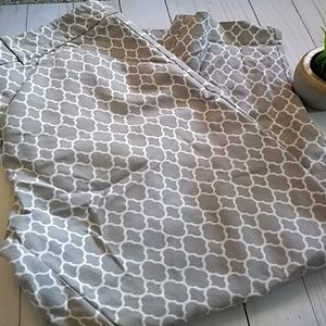 Merona quatrefoil pattern cropped pants